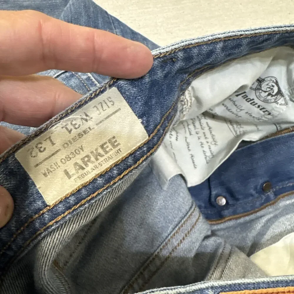 Diesel Larkee Mens 31x32 Regular Straight Blue Jeans Distressed Nice Fade EUC
